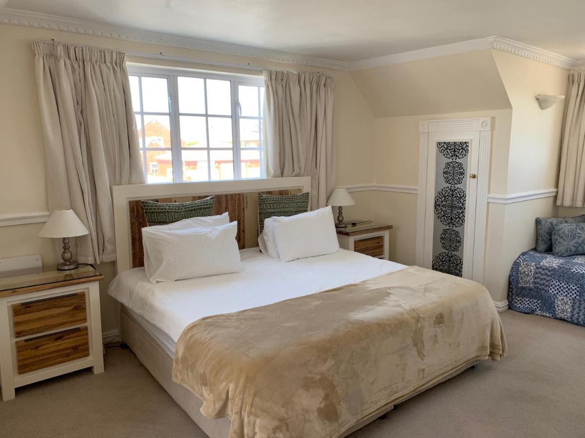 Birkenhead Manor Hotel Bloubergstrand Bagian luar foto